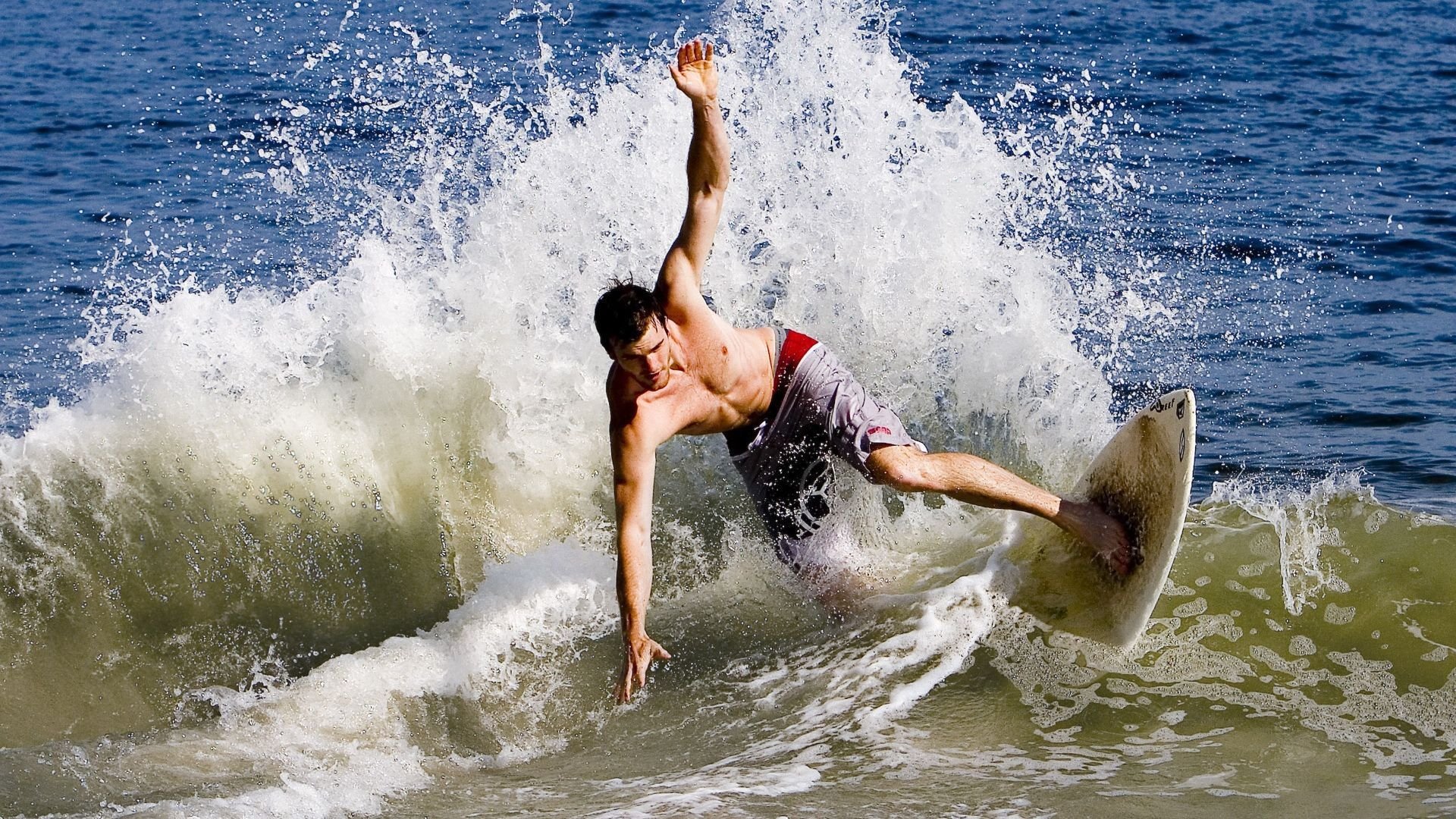 万乐天完美入水赢得喝彩,万乐游乐